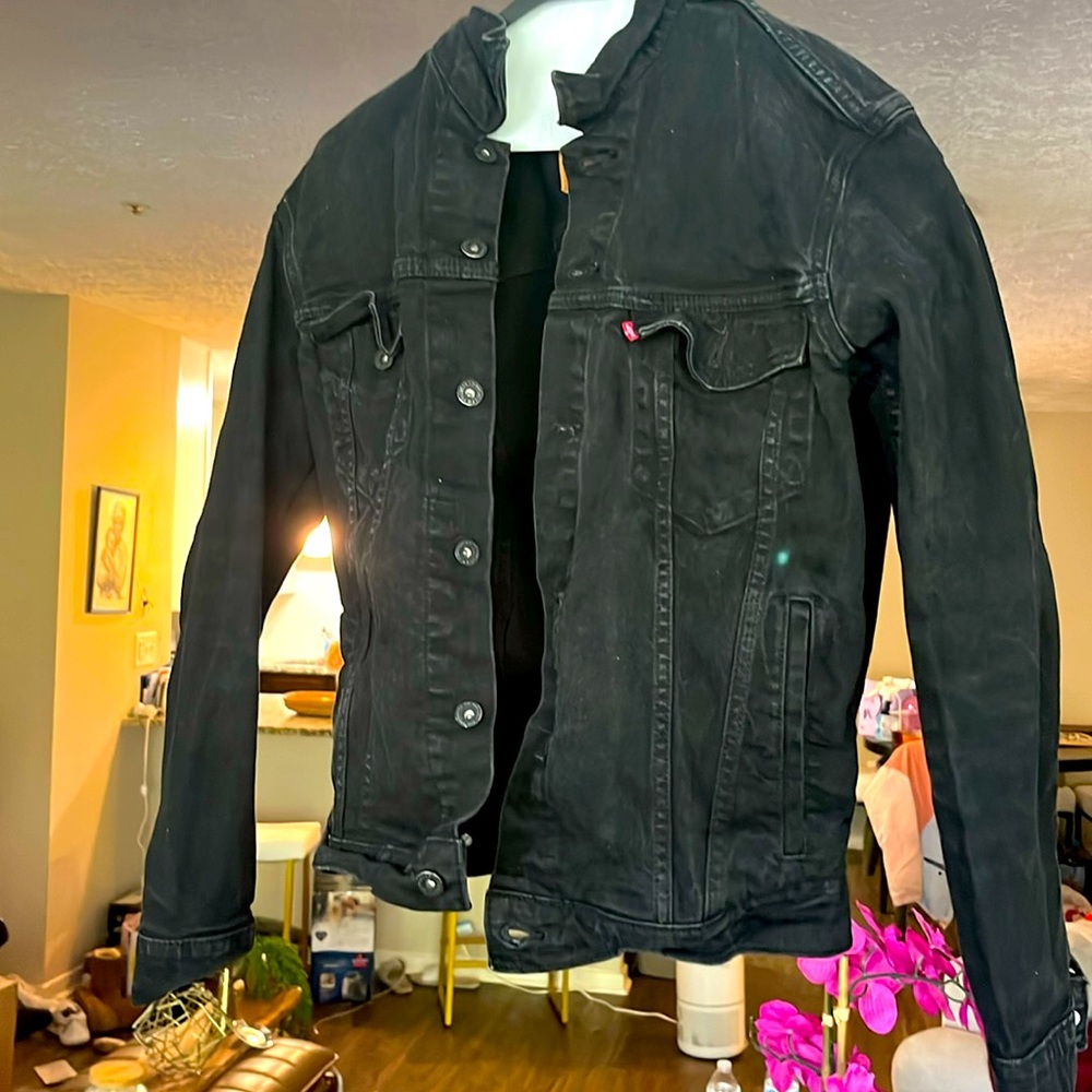 Black Levi's Jean Jacket